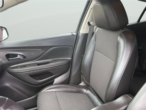 Used 2021 Buick Encore Preferred AWD/4WD image 14