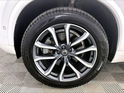 Used 2018 Volvo XC90 T5 Momentum w/ Convenience Package image 7