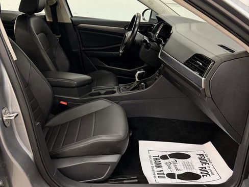 Used 2023 Volkswagen Jetta SE w/ Panoramic Sunroof Package FWD image 33