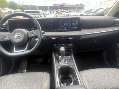 Used 2026 Nissan Kicks SV w/ Cold Weather Package AWD/4WD image 17