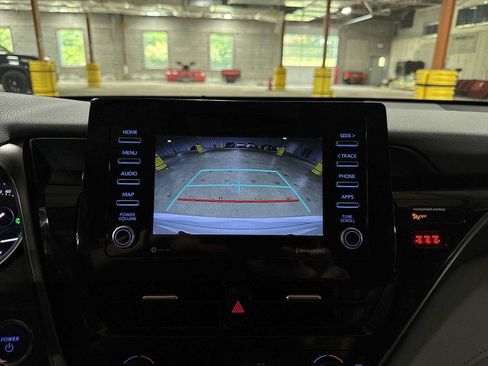 Used 2021 Toyota Camry LE FWD image 24
