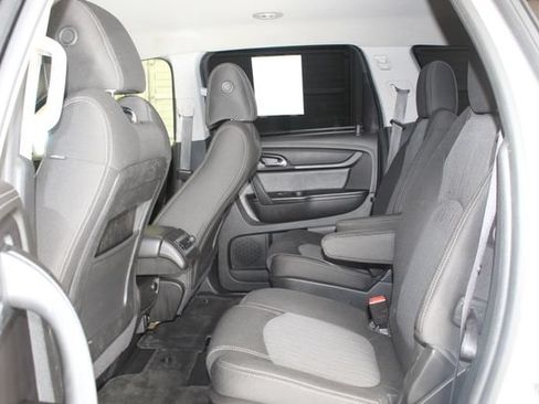 Used 2017 Chevrolet Traverse LT FWD image 18