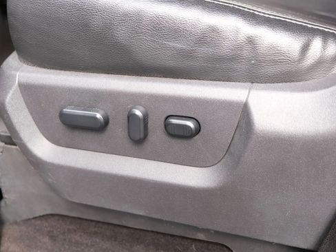 Used 2015 Ford F350 Lariat w/ Lariat Interior Package image 39