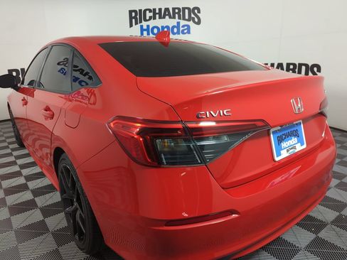 Used 2024 Honda Civic Sport image 2