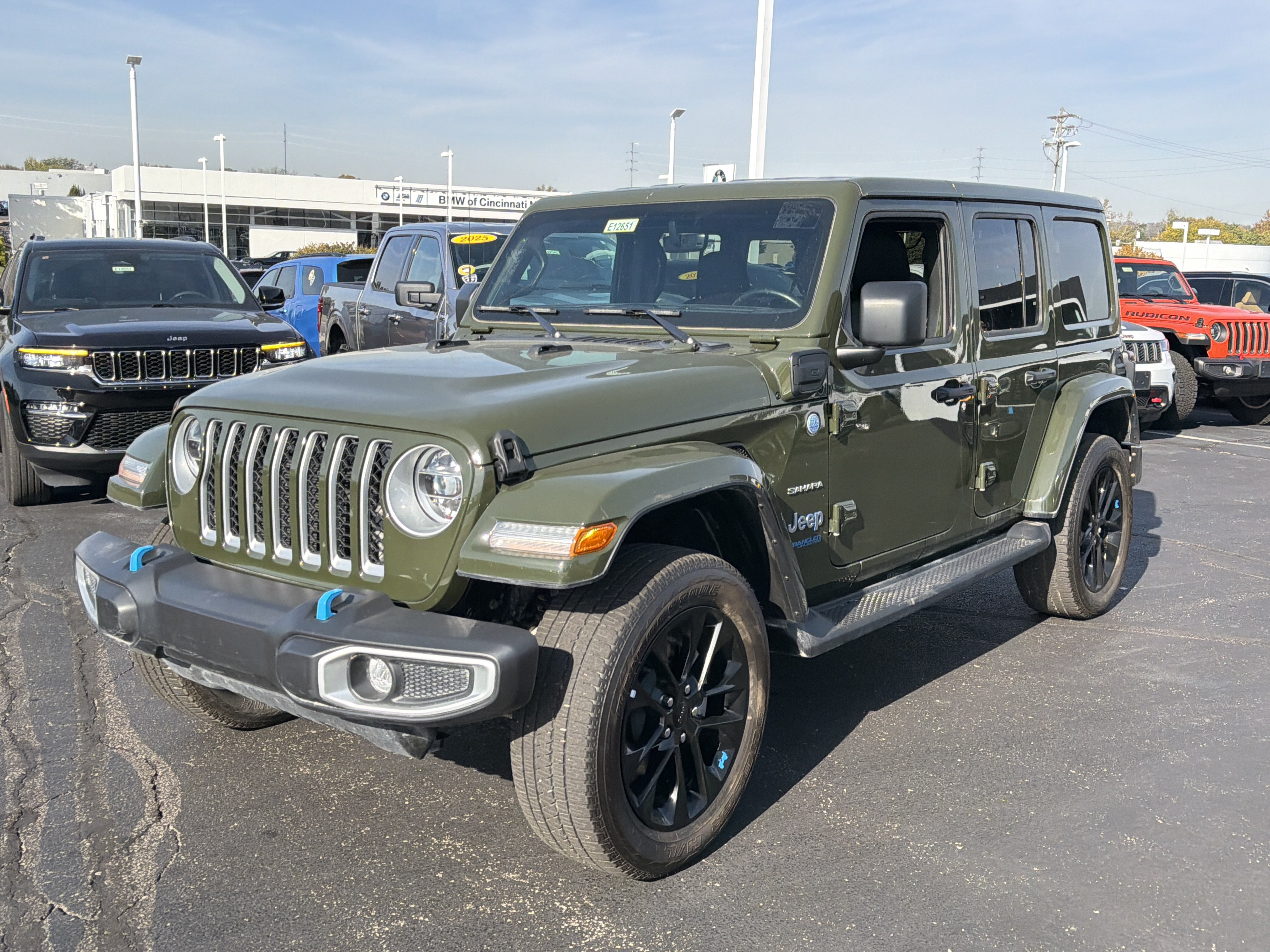 Used 2022 Jeep Wrangler Unlimited Sahara w/ Cold Weather Group AWD/4WD image 4