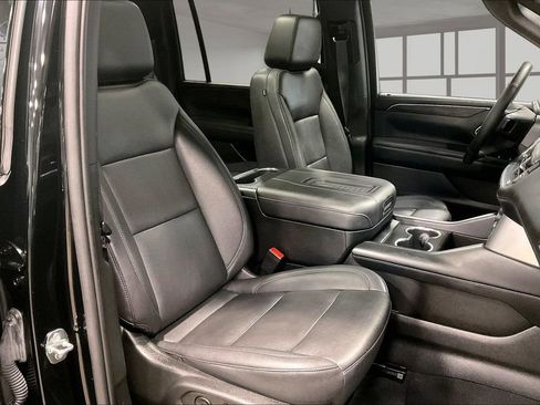 Used 2023 Chevrolet Suburban Z71 w/ Luxury Package AWD/4WD image 30