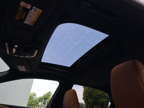 Used 2025 Lexus RX 350 Premium w/ Accessory Package (Z1) FWD image 32