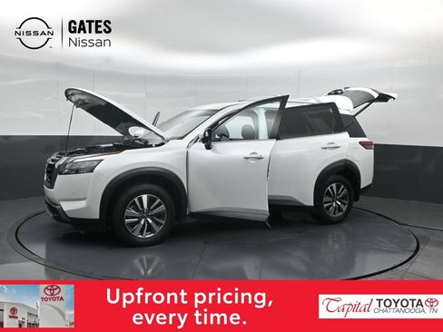 Used 2025 Nissan Pathfinder SL AWD/4WD image 55