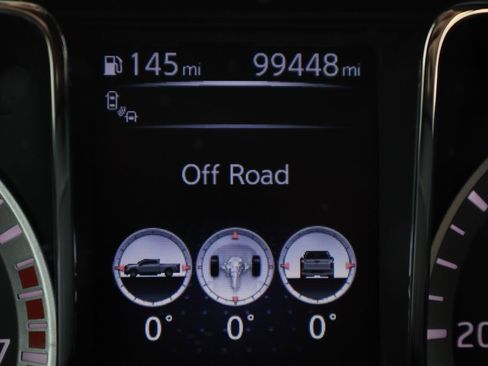 Used 2018 Nissan Titan SV w/ SV Convenience Package image 14