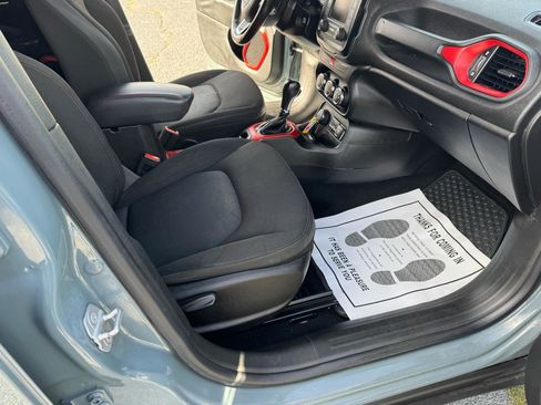 Used 2016 Jeep Renegade Trailhawk image 12