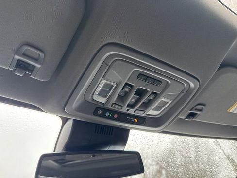 Used 2025 GMC Sierra 3500 Denali image 31