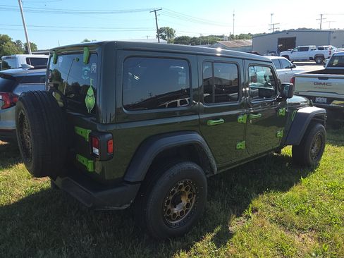 Used 2023 Jeep Wrangler Unlimited Sport w/ Sun And Sound Package AWD/4WD image 6