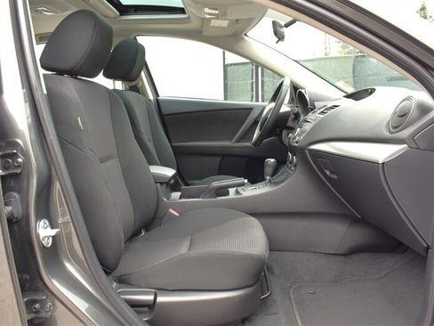 Used 2013 MAZDA MAZDA3 i Touring w/ Preferred Equipment Pkg FWD image 27