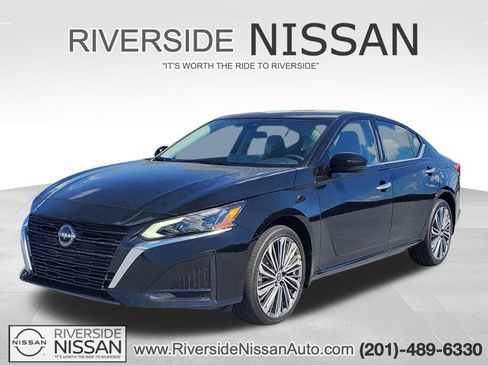 New 2025 Nissan Altima 2.5 SL image 1