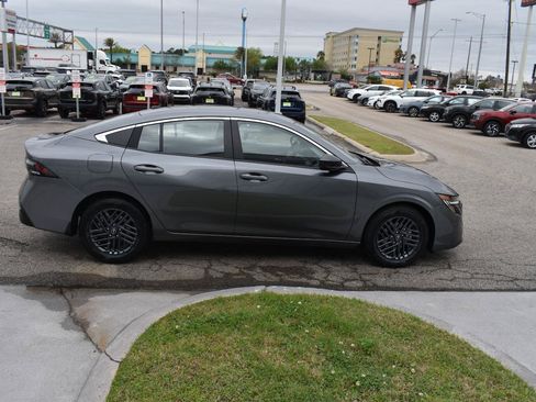 Used 2026 Nissan Sentra SV w/ SV Convenience Package FWD image 12