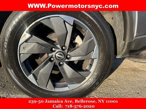 Used 2024 Nissan Rogue SV FWD image 17