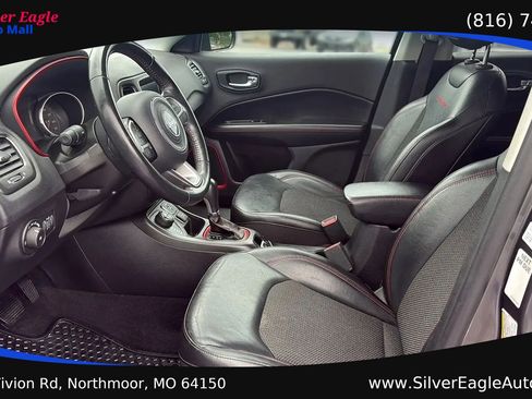 Used 2019 Jeep Compass Trailhawk AWD/4WD image 9