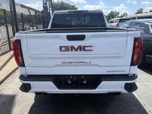 Used 2022 GMC Sierra 1500 Denali w/ Technology Package AWD/4WD image 8