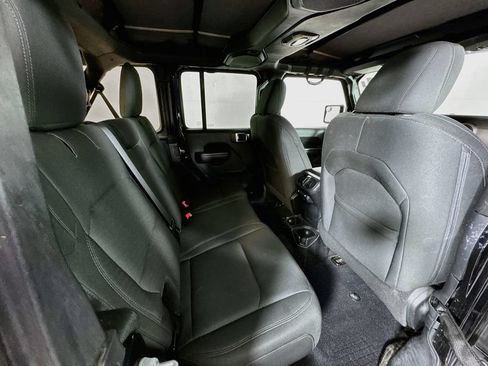 Used 2018 Jeep Wrangler Unlimited Sport S AWD/4WD image 25