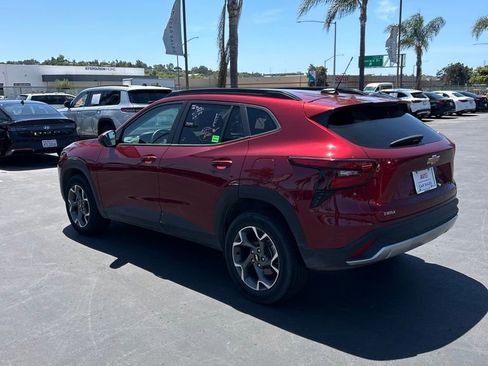 Used 2025 Chevrolet Trax LT w/ LT Convenience Package FWD image 10