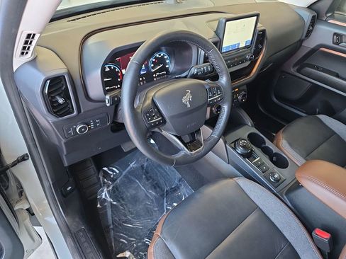 Used 2022 Ford Bronco Sport Outer Banks w/ Tech Package AWD/4WD image 10