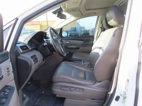 Used 2014 Honda Odyssey Touring image 14