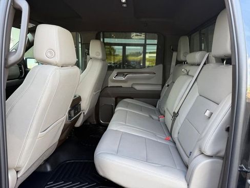 Used 2024 GMC Sierra 1500 SLT w/ SLT Premium Plus Package AWD/4WD image 10