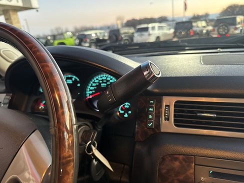 Used 2014 GMC Sierra 3500 Denali image 24