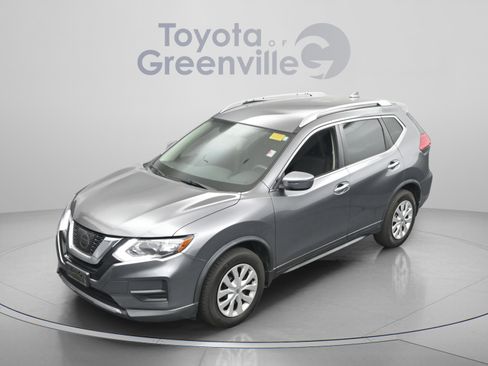 Used 2017 Nissan Rogue S w/ Appearance Package FWD image 4