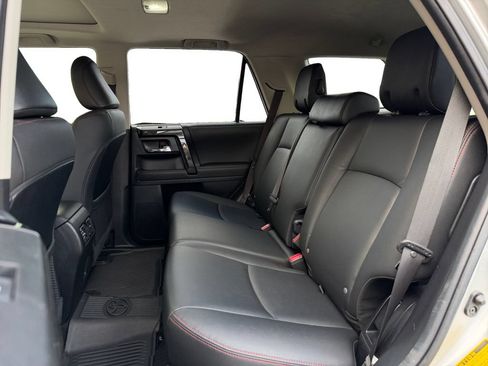 Used 2021 Toyota 4Runner TRD Off-Road Premium w/ Moonroof Package AWD/4WD image 19
