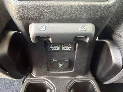 Used 2025 Jeep Gladiator Rubicon AWD/4WD image 14