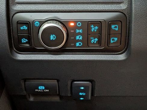 New 2026 Ford F250 Lariat w/ Black Appearance Package image 32