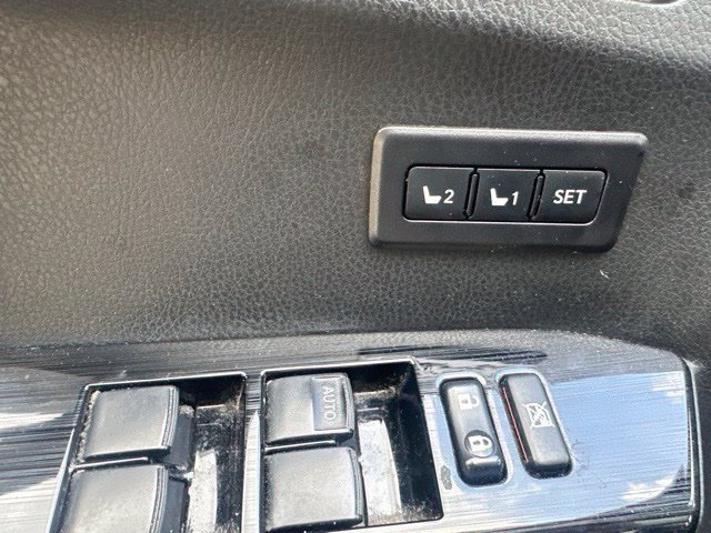 Used 2018 Toyota RAV4 Limited AWD/4WD image 13