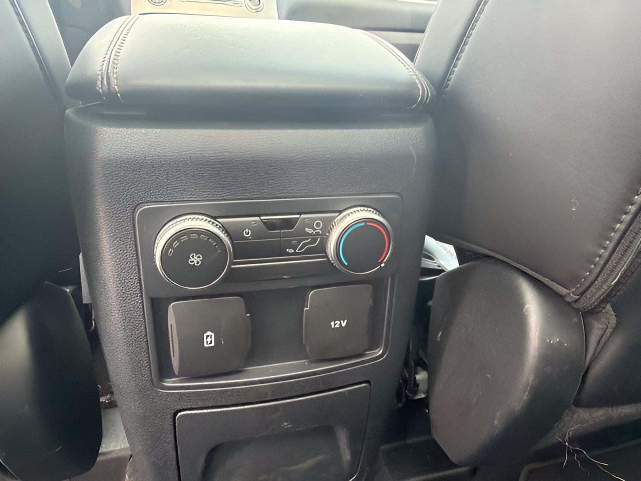 Used 2022 Ford Explorer XLT w/ Equipment Group 202A AWD/4WD image 19