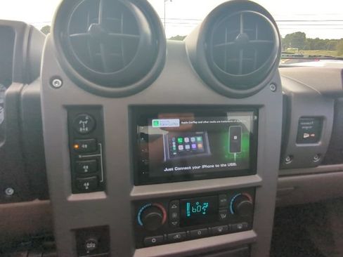 Used 2004 HUMMER H2 w/ Preferred Equipment Group AWD/4WD image 19