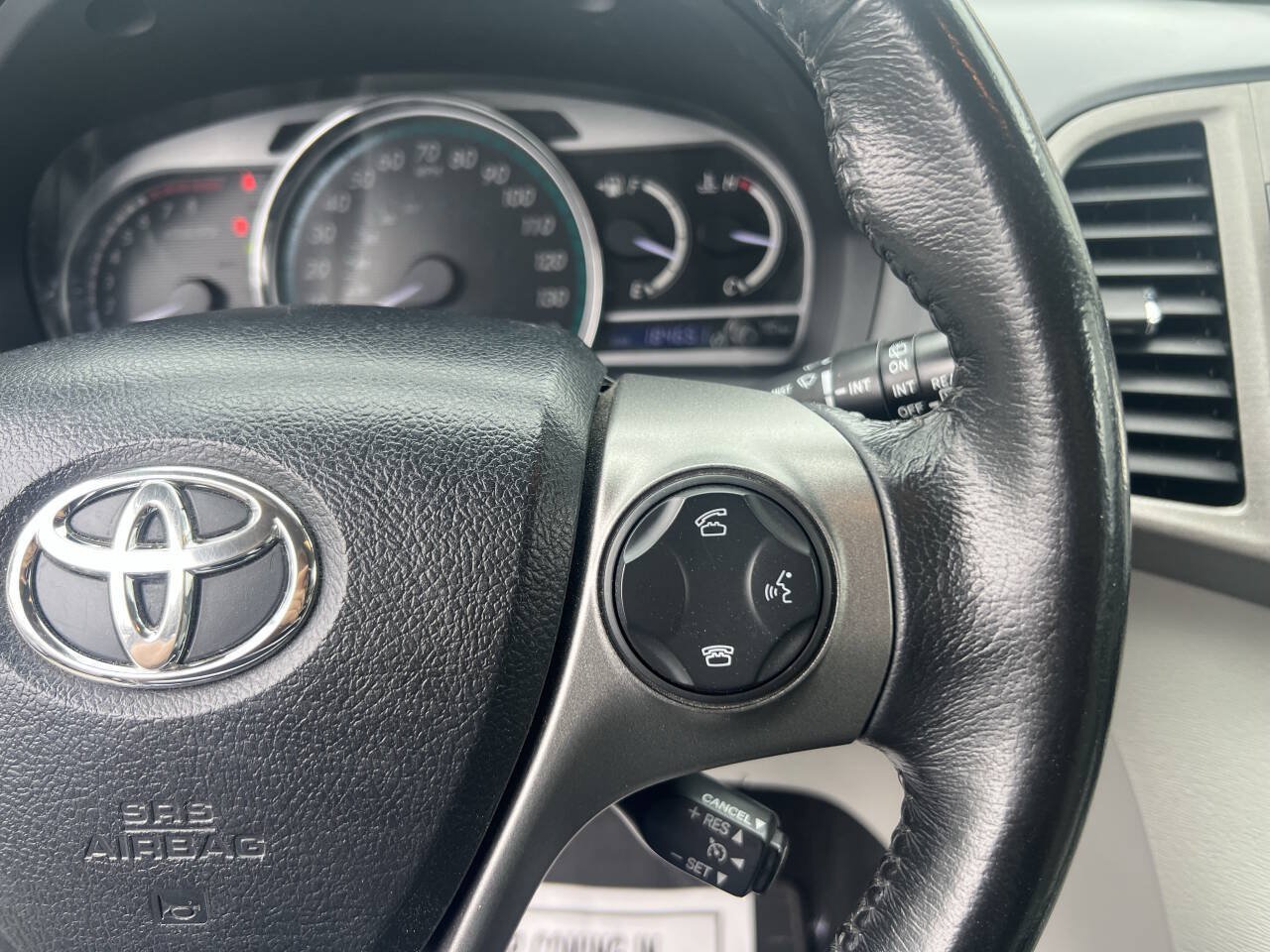 Used 2013 Toyota Venza XLE w/ XLE Premium Pkg AWD/4WD image 28