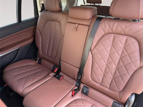 Certified 2026 BMW X7 xDrive40i w/ Premium Package image 13