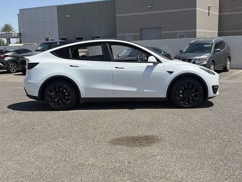 Used 2021 Tesla Model Y Long Range AWD/4WD image 4