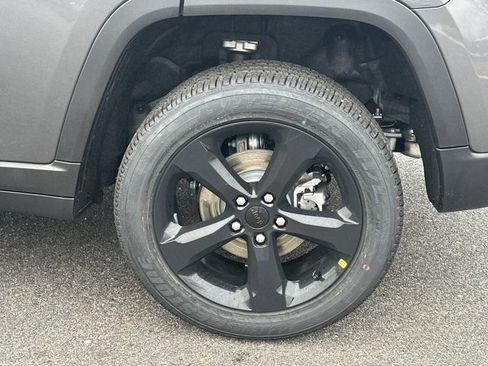 New 2025 Jeep Grand Cherokee Altitude image 22