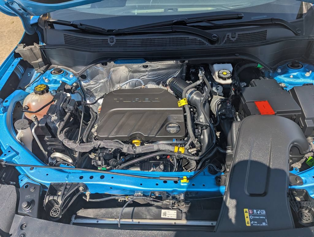 Used 2025 Chevrolet Trax RS FWD image 26