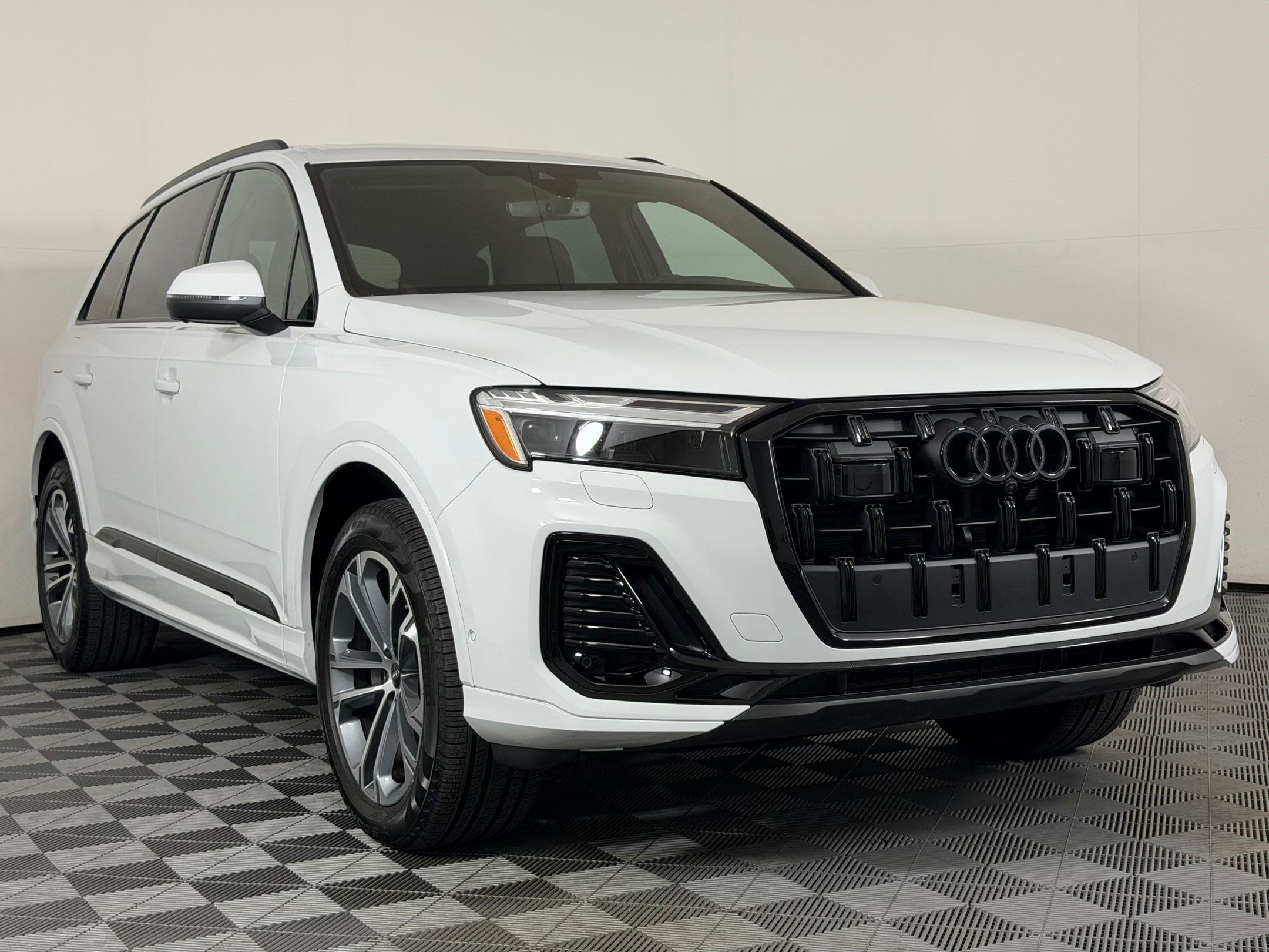 Certified 2026 Audi Q7 2.0T Premium w/ Convenience Plus Package AWD/4WD image 7