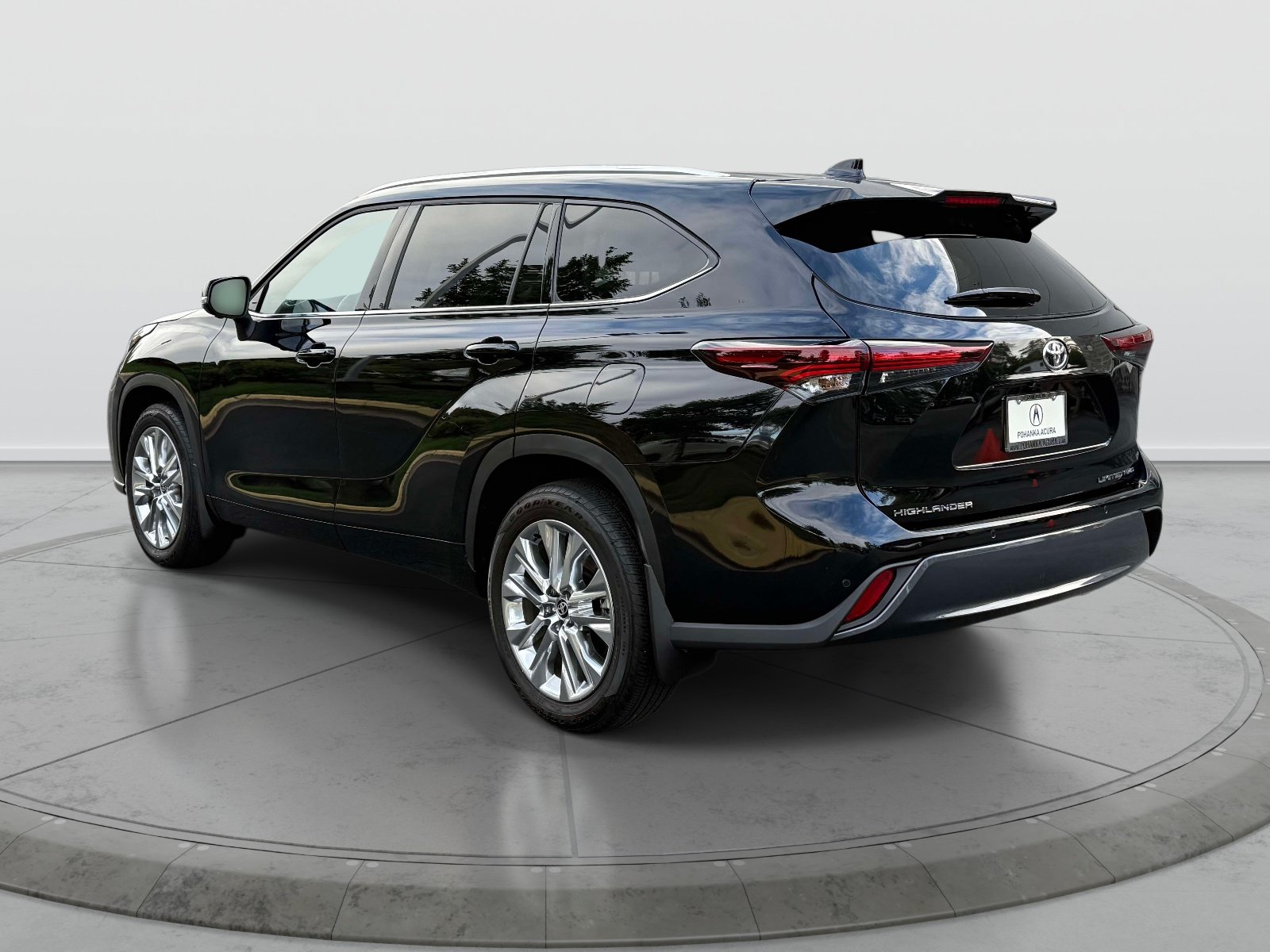 Used 2026 Toyota Highlander Limited AWD/4WD image 4