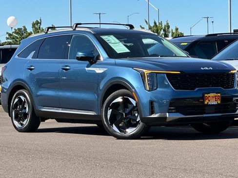 Certified 2025 Kia Sorento EX AWD/4WD image 2
