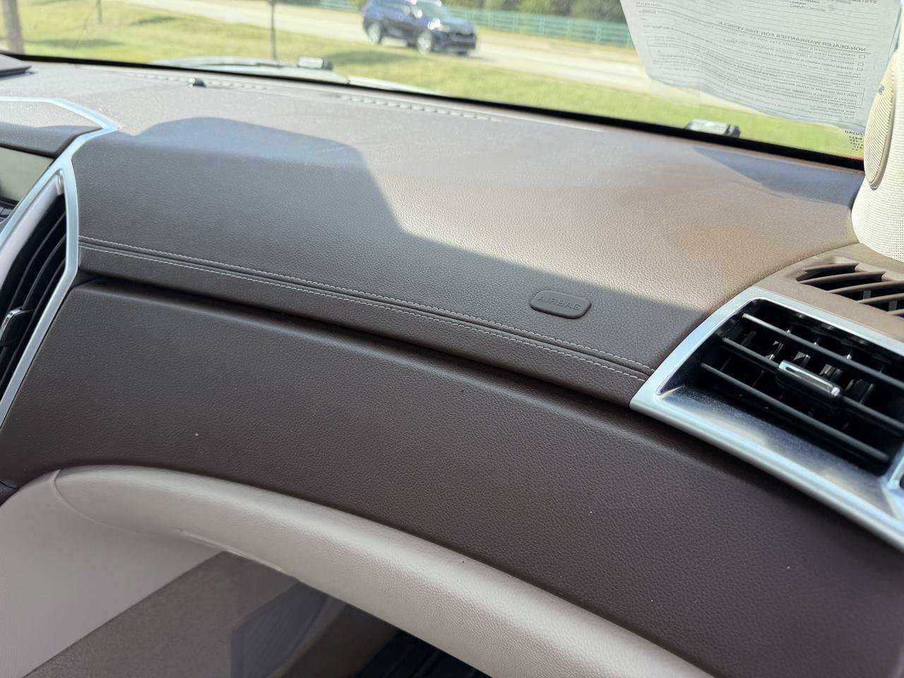 Used 2012 Cadillac SRX Luxury AWD/4WD image 16