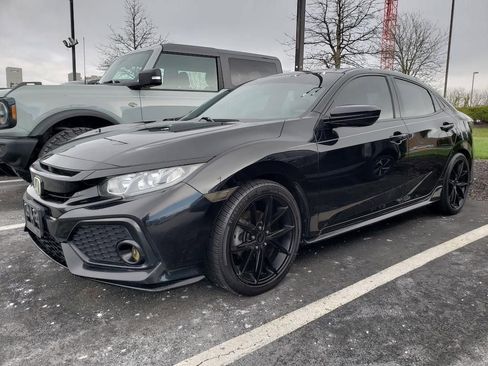Used 2018 Honda Civic Sport image 4