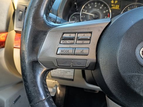 Used 2010 Subaru Outback 2.5i Limited image 18