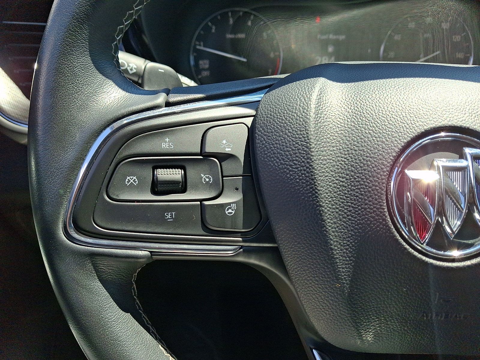 Certified 2022 Buick Envision Preferred FWD image 21