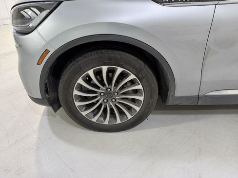Used 2023 Lincoln Aviator 2WD w/ Premium Package image 9