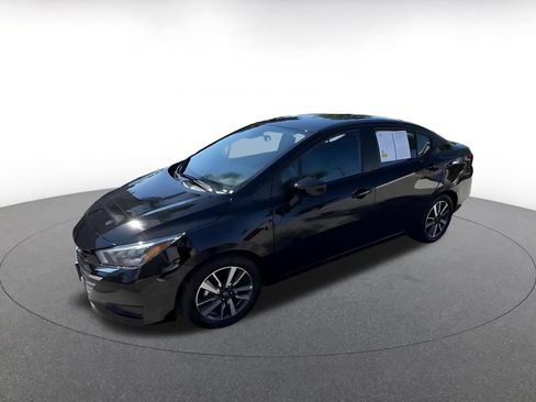 Used 2025 Nissan Versa SV FWD image 8