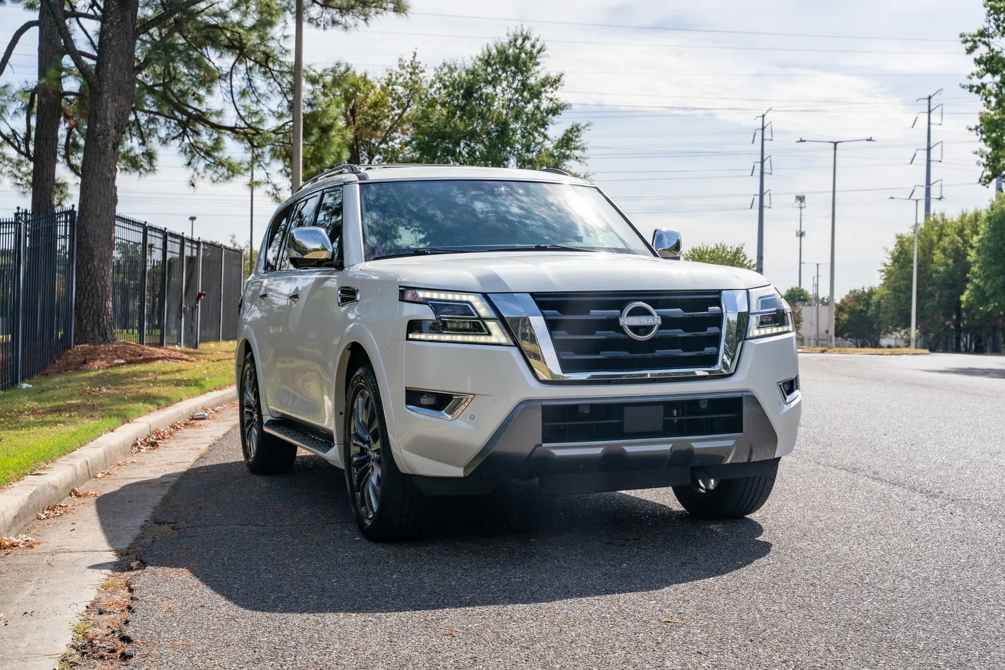 Used 2024 Nissan Armada Platinum w/ Captain's Chairs Package AWD/4WD image 4